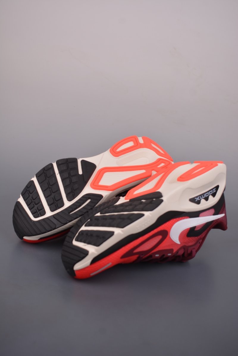 Nike Air Zoom Vomero Plus view