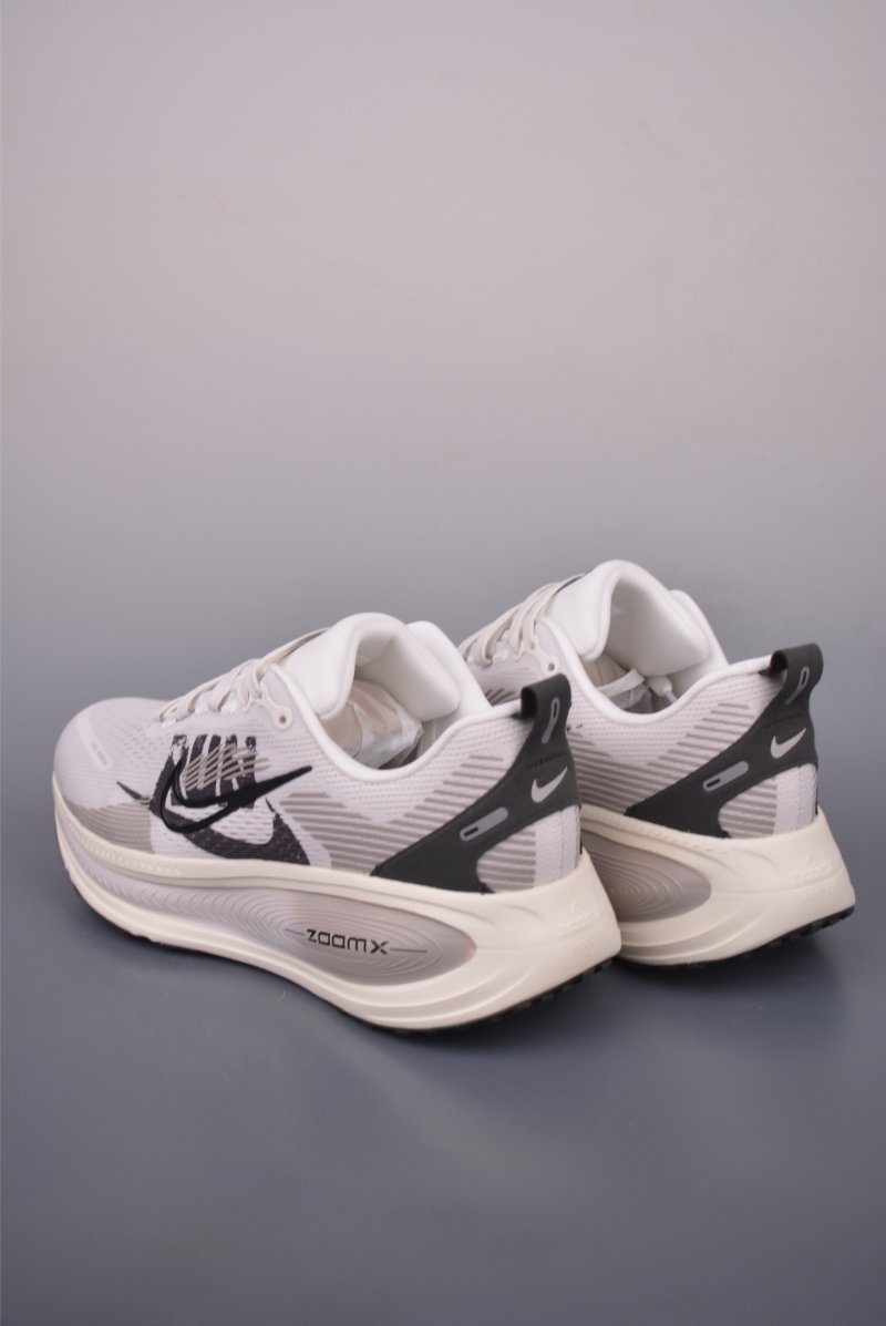 Nike Air Zoom Vomero Plus view