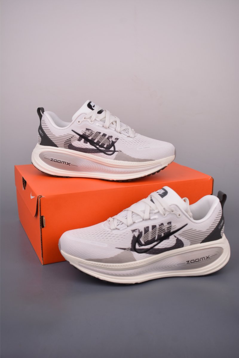 Nike Air Zoom Vomero Plus view
