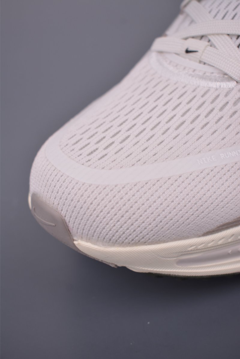 Nike Air Zoom Vomero Plus view
