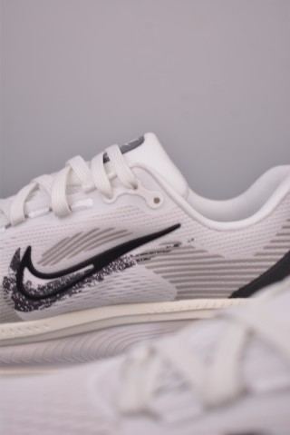 Nike Air Zoom Vomero Plus view 8