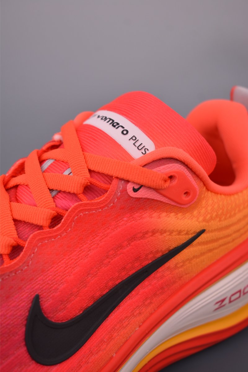 Nike Air Zoom Vomero Plus view