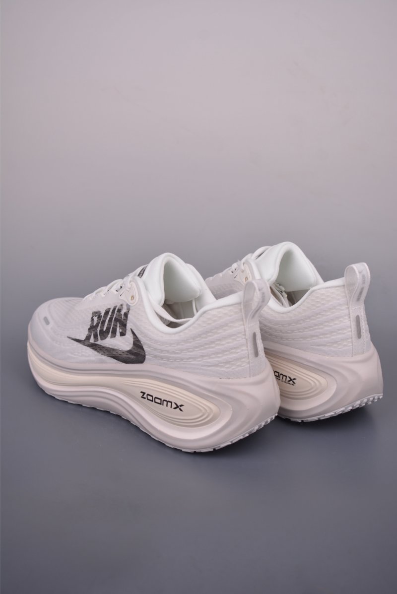 Nike Air Zoom Vomero Plus view