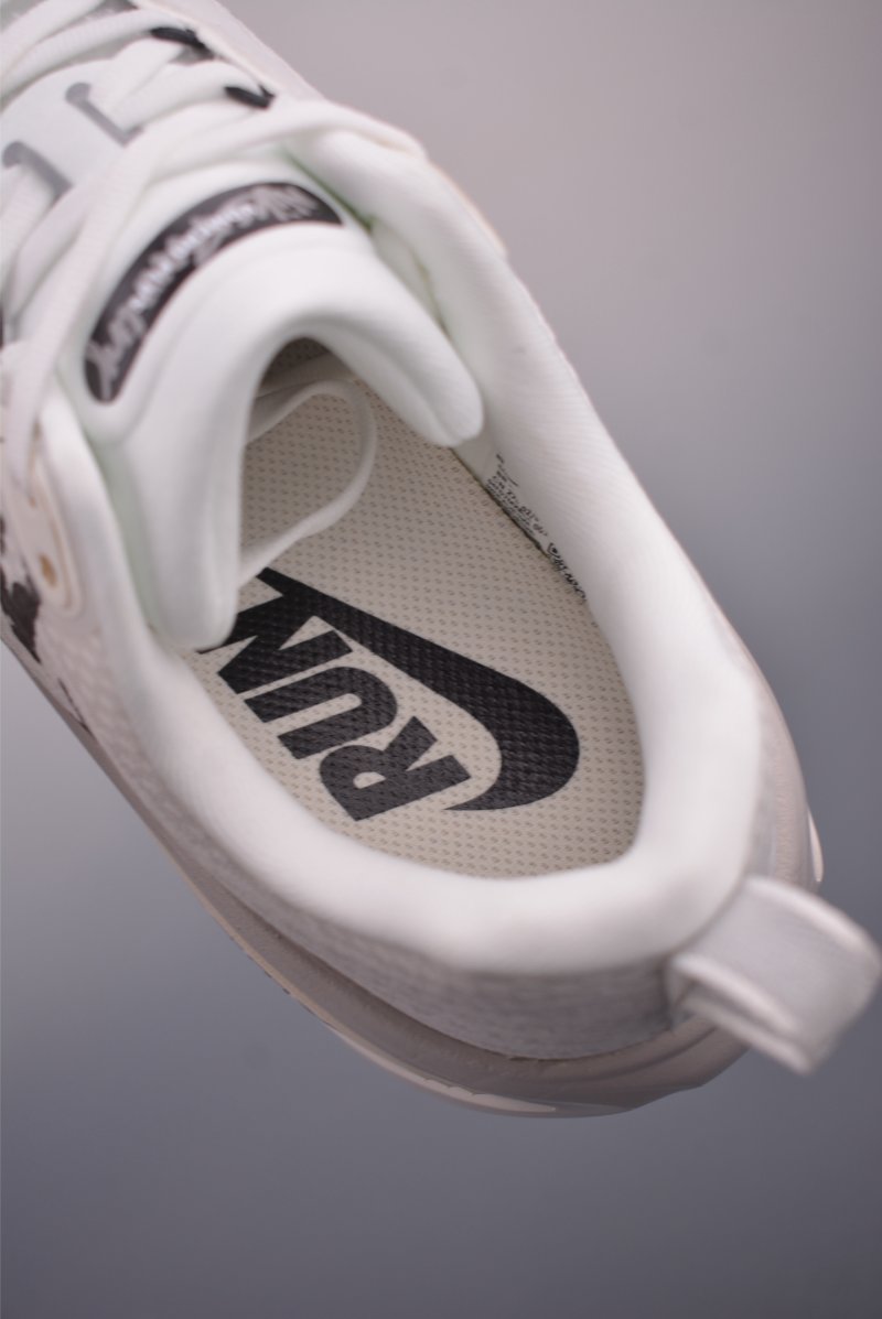 Nike Air Zoom Vomero Plus view
