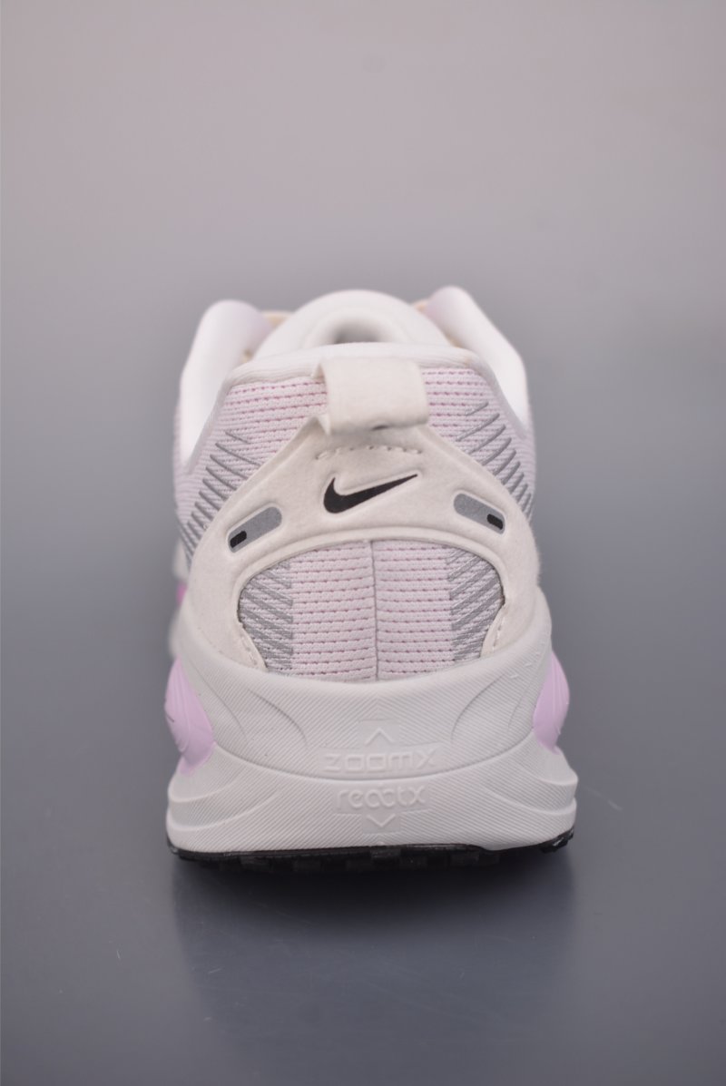 Nike Air Zoom Vomero Plus view
