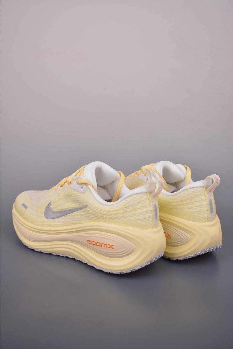 Nike Air Zoom Vomero Plus view