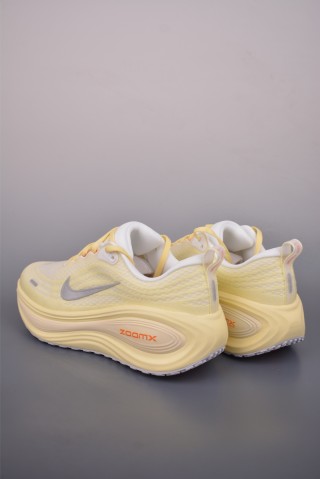 Nike Air Zoom Vomero Plus view 2