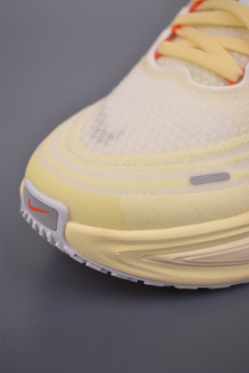 Nike Air Zoom Vomero Plus view