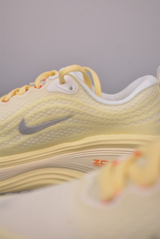 Nike Air Zoom Vomero Plus view 8