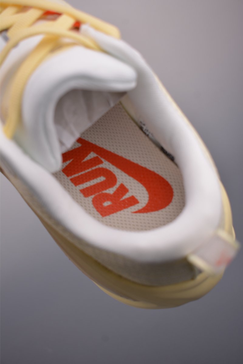 Nike Air Zoom Vomero Plus view