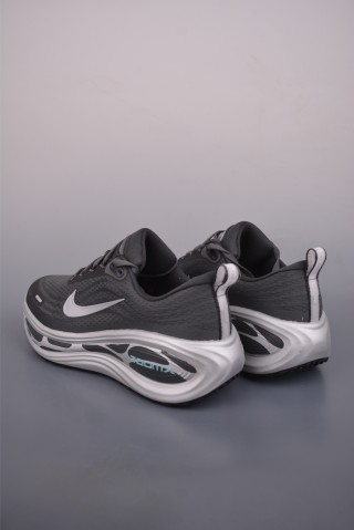 Nike Air Zoom Vomero Plus view 2