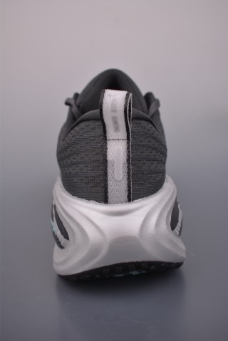 Nike Air Zoom Vomero Plus view 4
