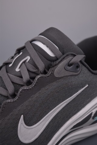 Nike Air Zoom Vomero Plus view 7