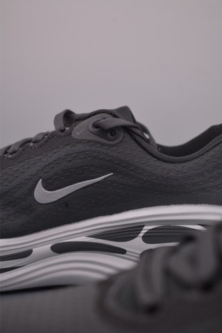 Nike Air Zoom Vomero Plus view 8