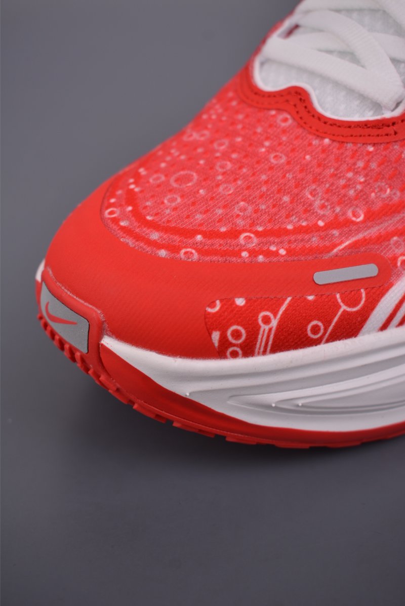 Nike Air Zoom Vomero Plus view