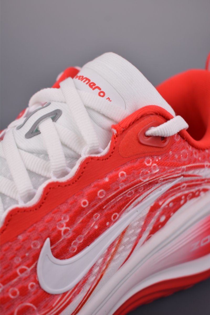 Nike Air Zoom Vomero Plus view