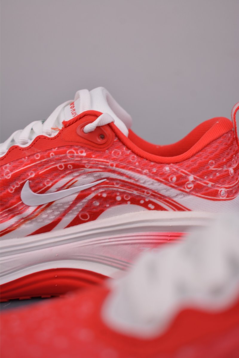 Nike Air Zoom Vomero Plus view