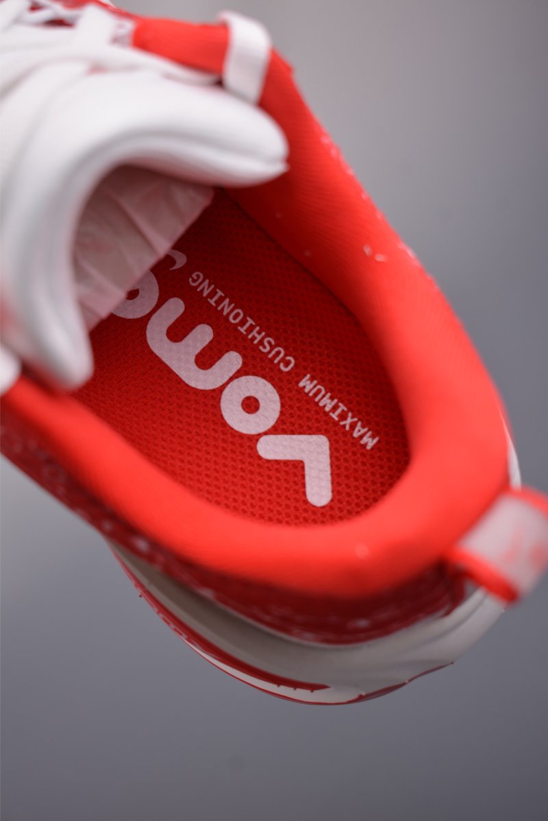Nike Air Zoom Vomero Plus view