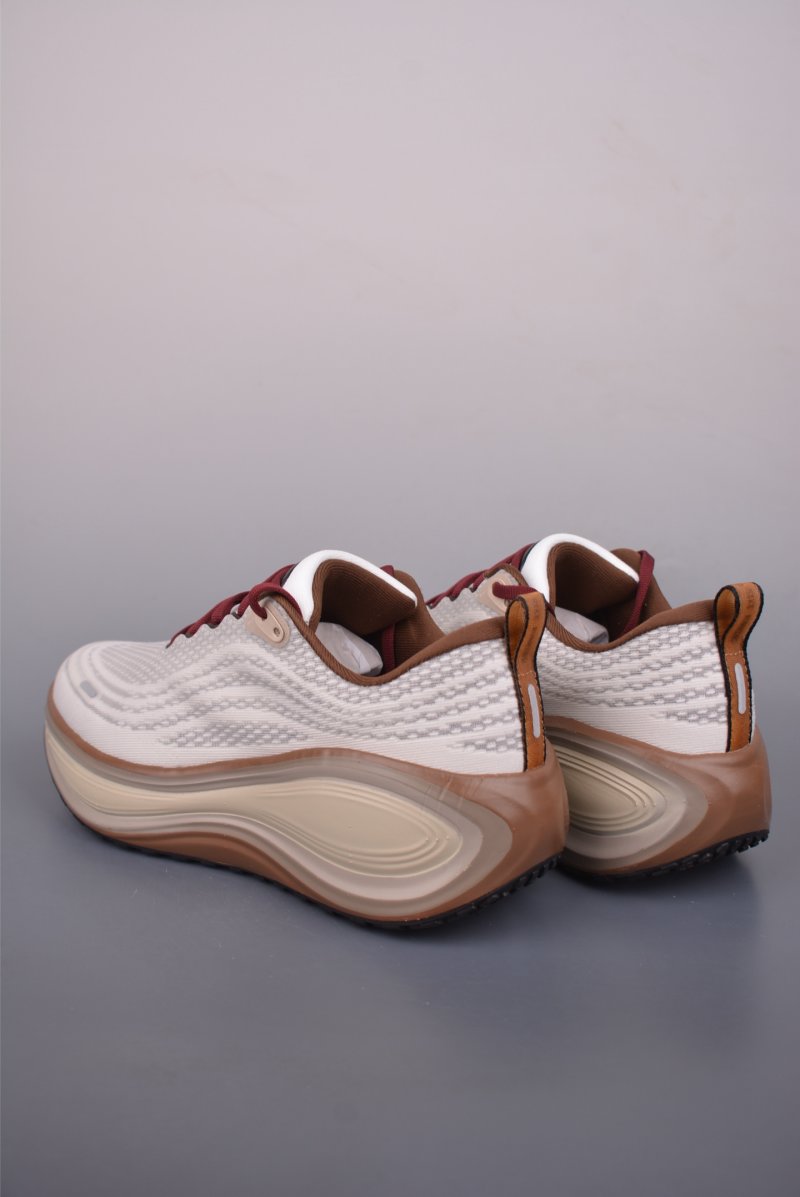 Nike Air Zoom Vomero Plus view