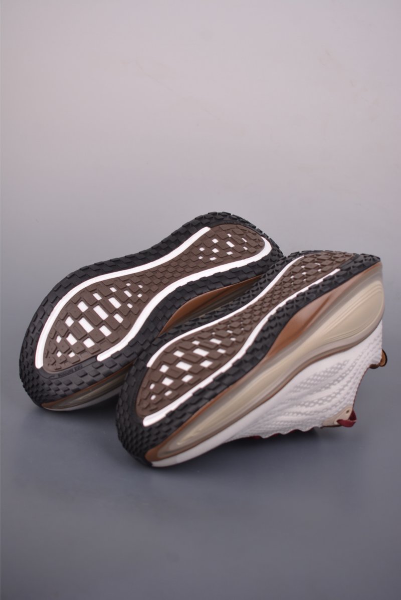 Nike Air Zoom Vomero Plus view