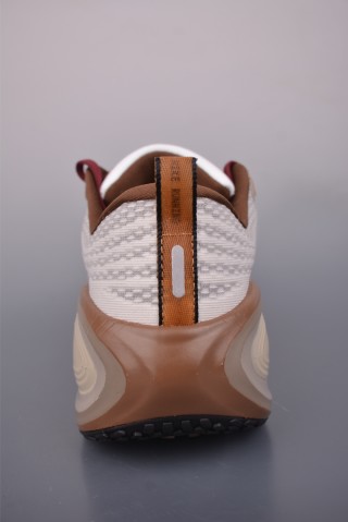 Nike Air Zoom Vomero Plus view 4