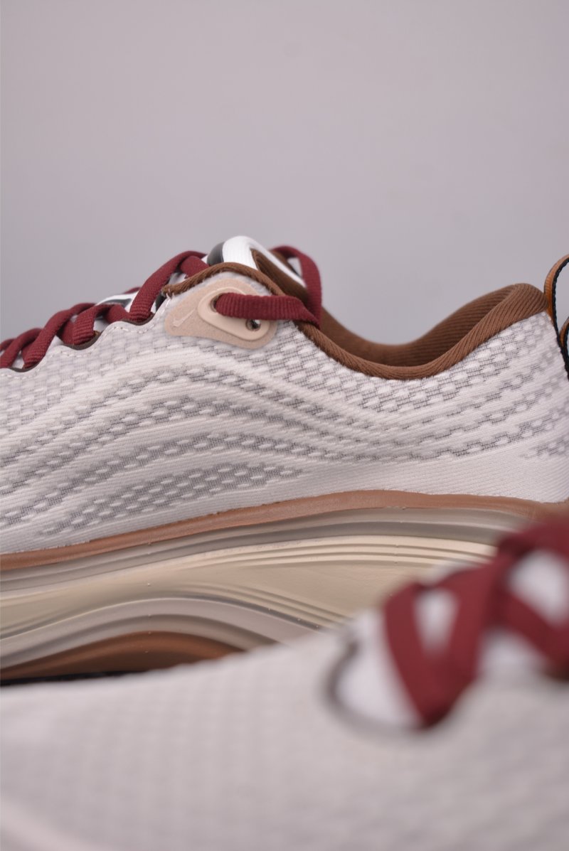Nike Air Zoom Vomero Plus view