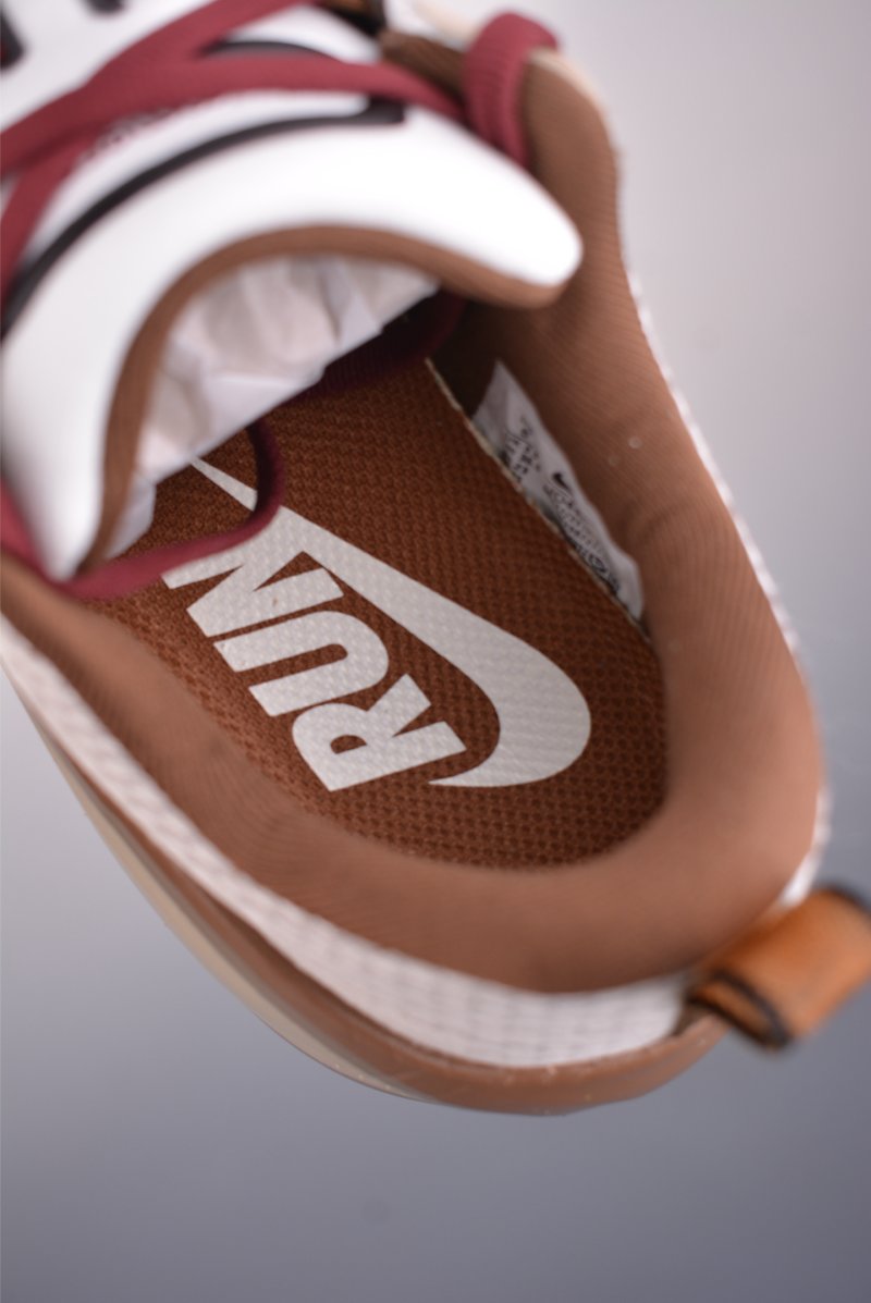 Nike Air Zoom Vomero Plus view