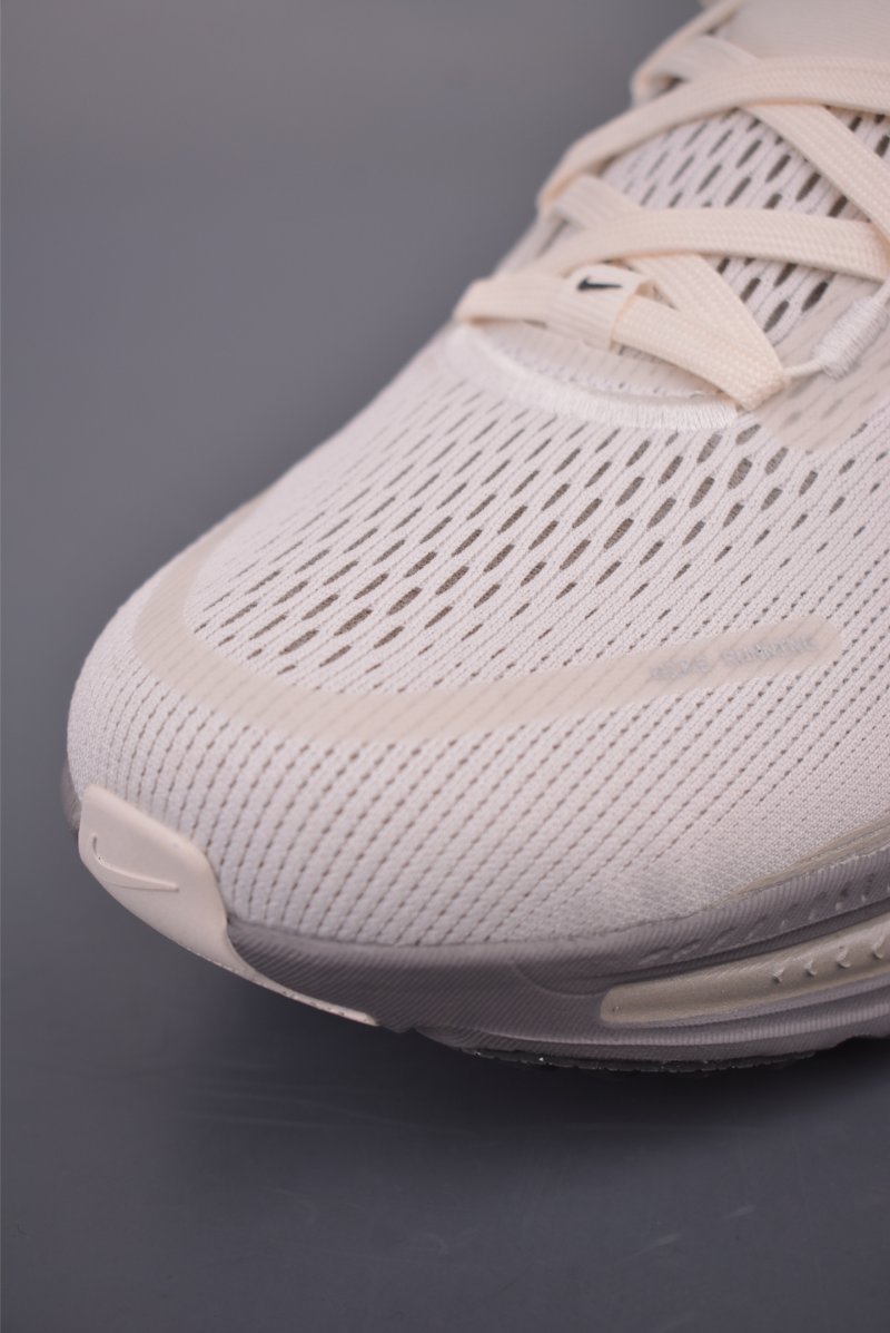 Nike Air Zoom Vomero 18 SE view