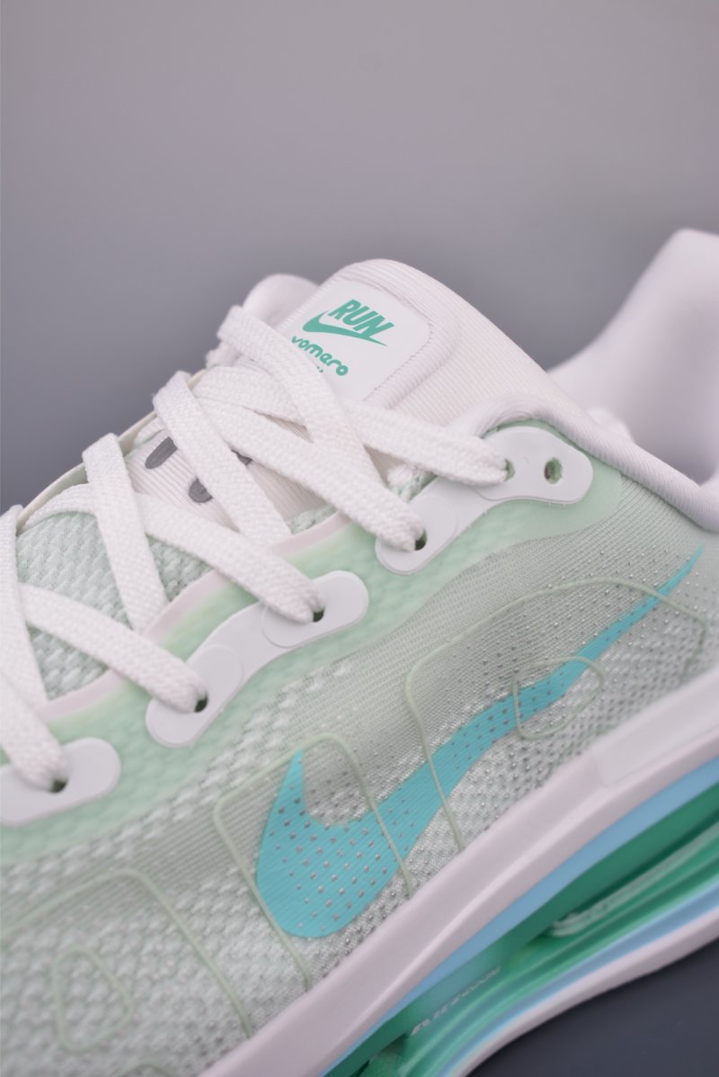 Nike Vomero Premium Air view