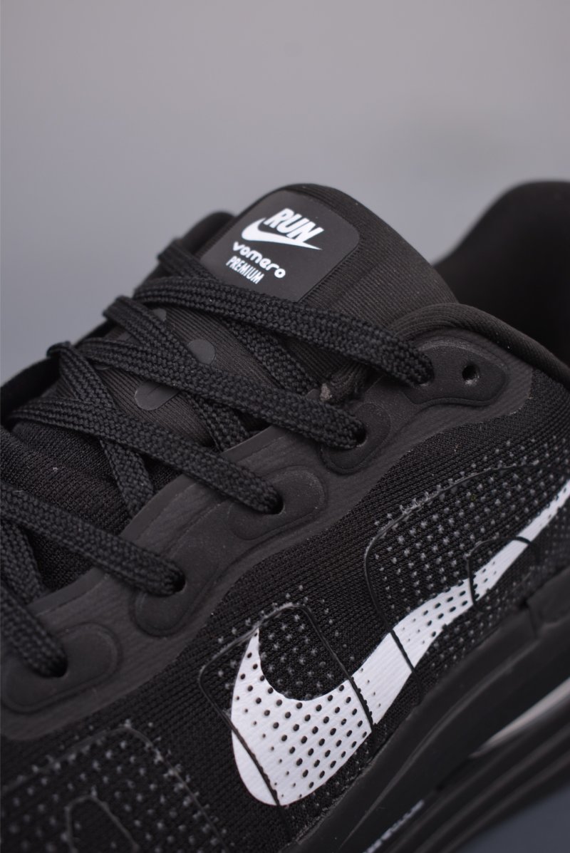 Nike Vomero Premium Air view