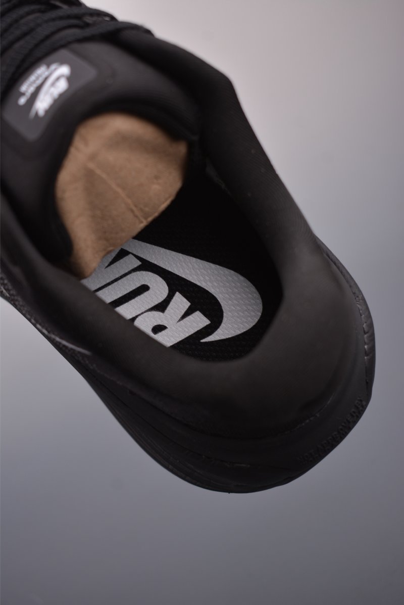 Nike Vomero Premium Air view