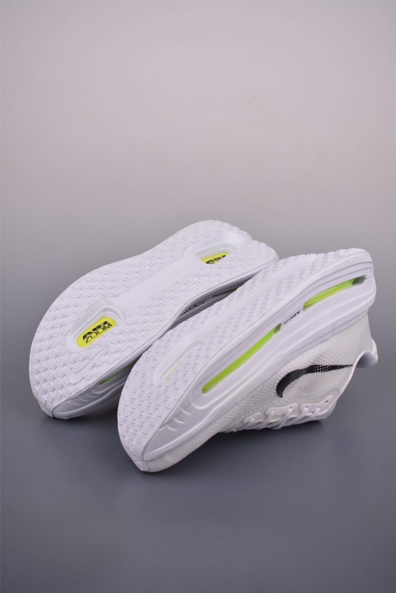 Nike Vomero Premium Air view