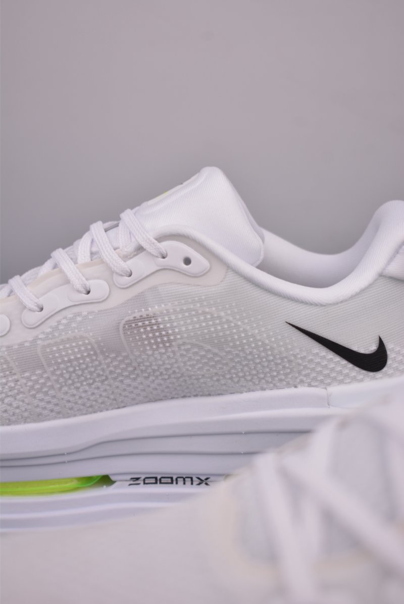 Nike Vomero Premium Air view