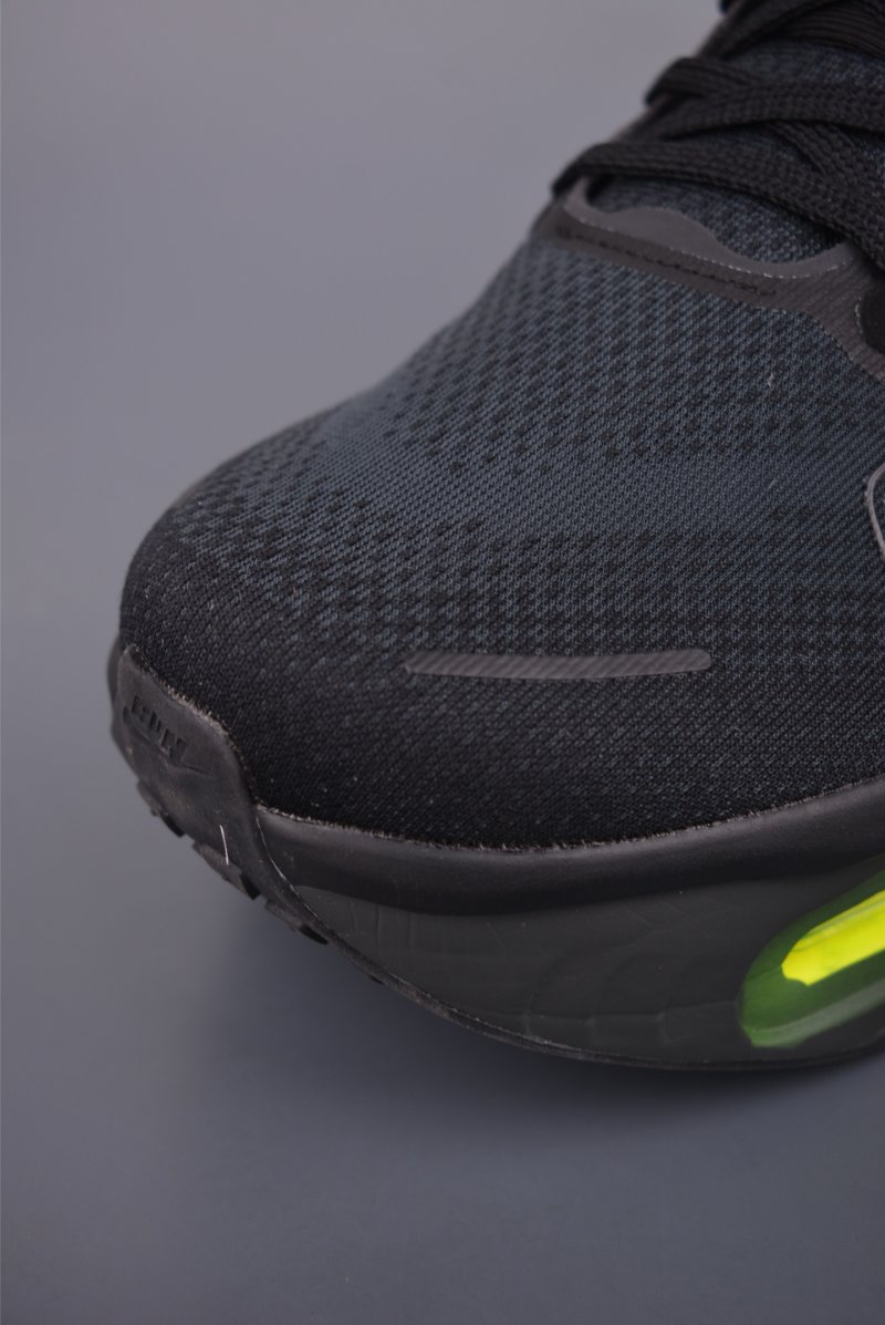 Nike Vomero Premium Air view