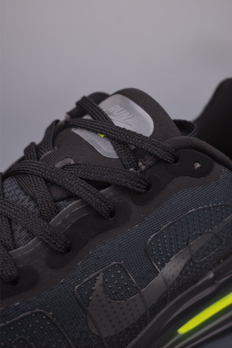 Nike Vomero Premium Air view