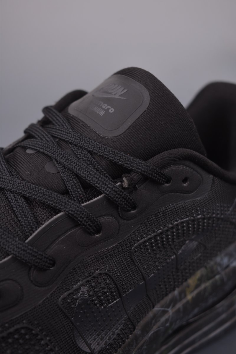 Nike Vomero Premium Air view