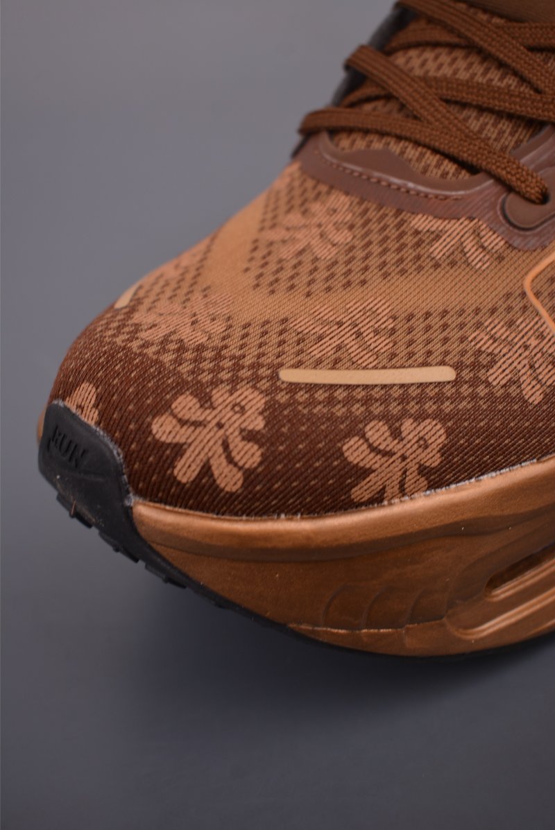 Nike Vomero Premium Air view