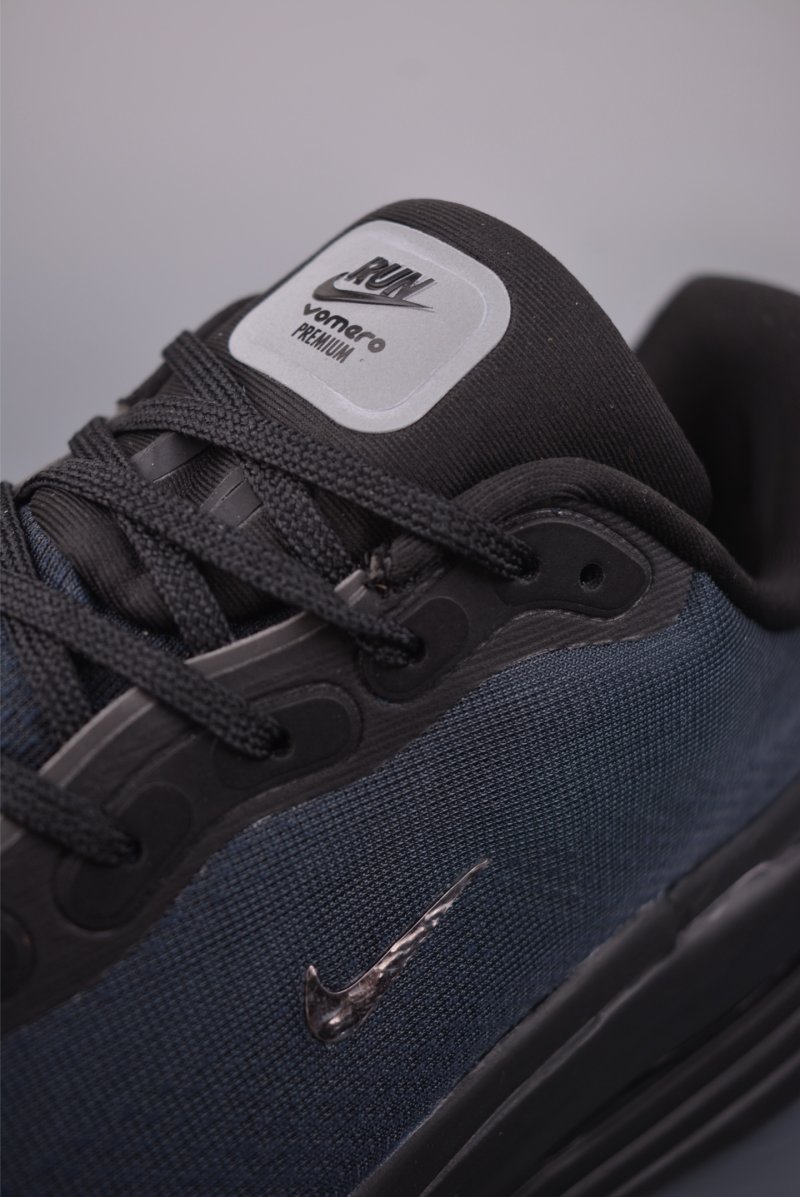 Nike Vomero Premium Air view