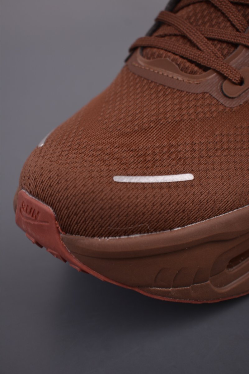 Nike Vomero Premium Air view
