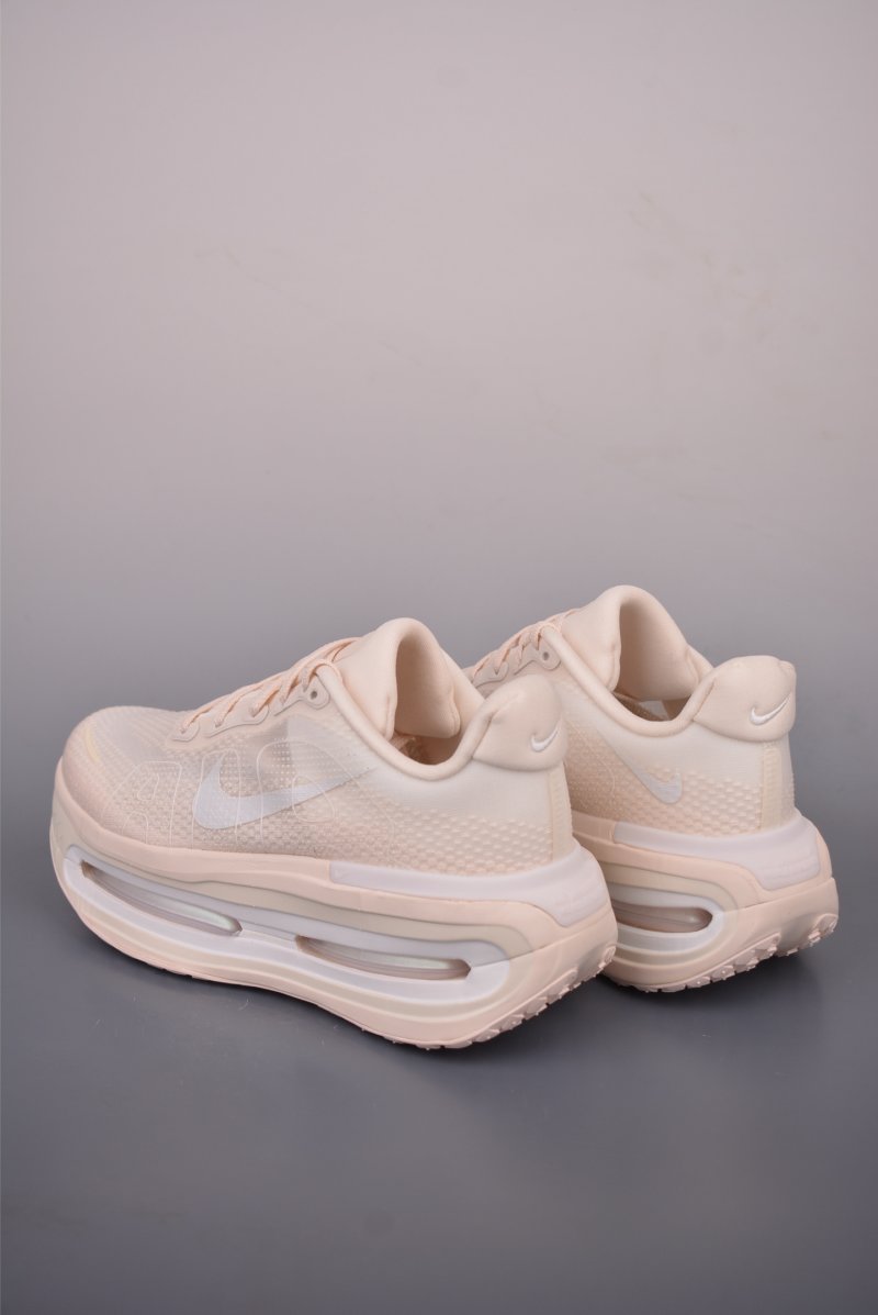 Nike Vomero Premium Air view
