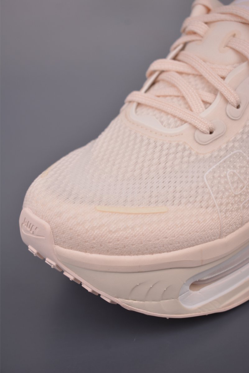 Nike Vomero Premium Air view