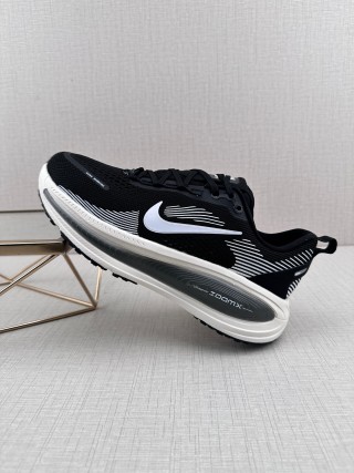 Nike Vomero 18 ReactX view 1