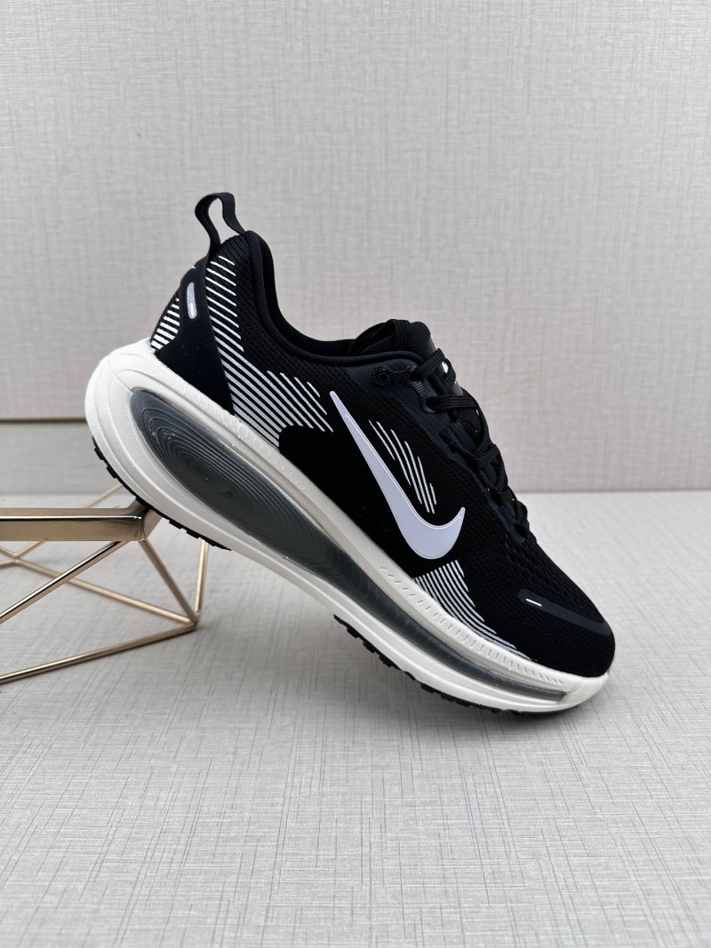 Nike Vomero 18 ReactX view