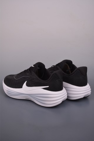 Nike Zoom Vomero ReactX view 2