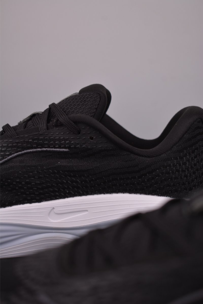 Nike Zoom Vomero ReactX view