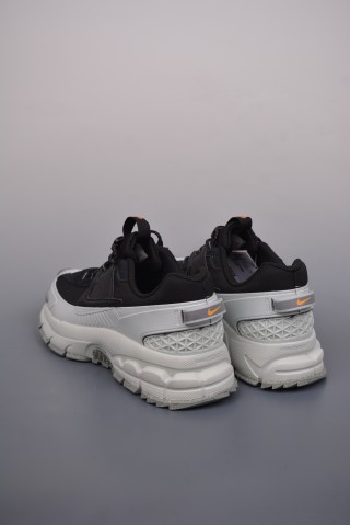 Nike Zoom Vomero Roam 5 view 2
