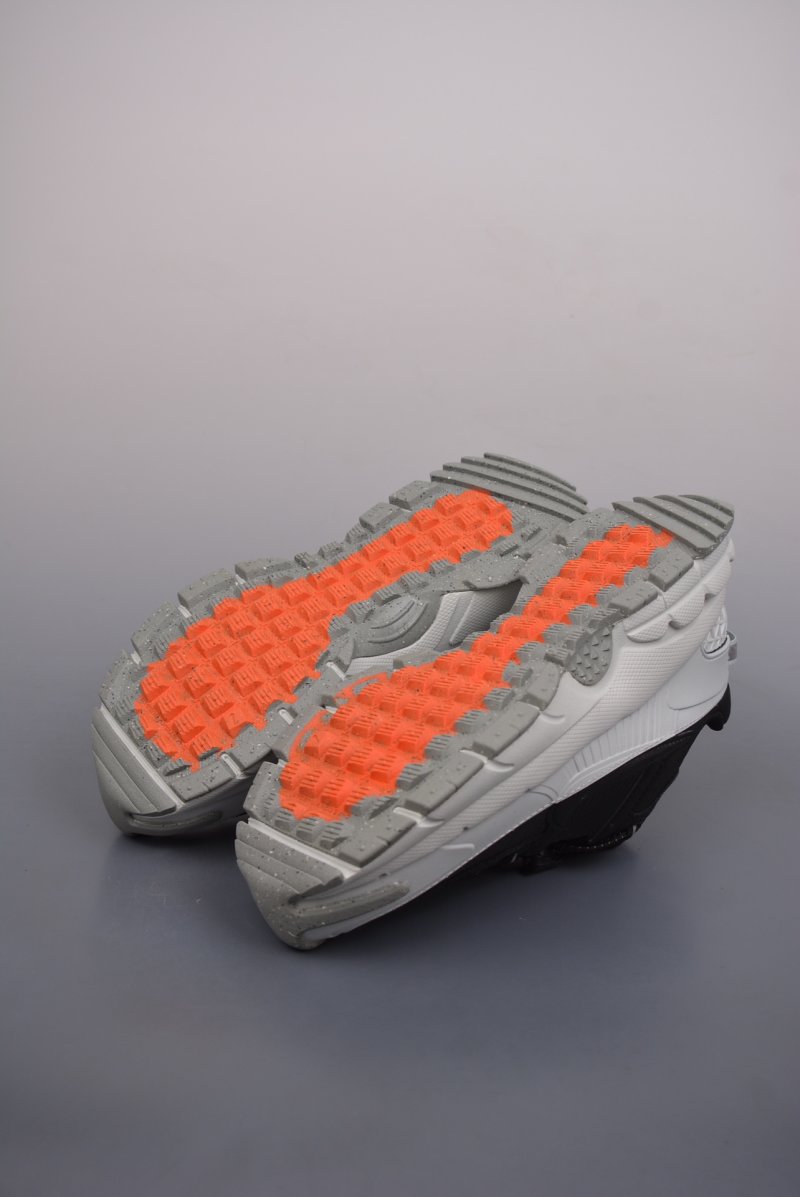 Nike Zoom Vomero Roam 5 view