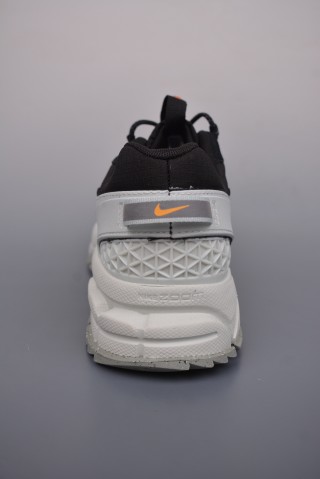 Nike Zoom Vomero Roam 5 view 4