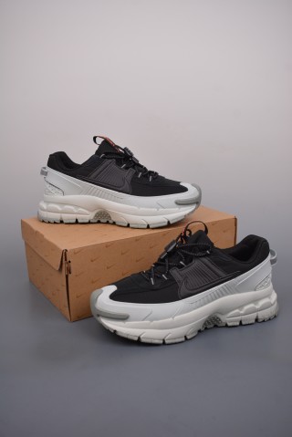 Nike Zoom Vomero Roam 5 view 5