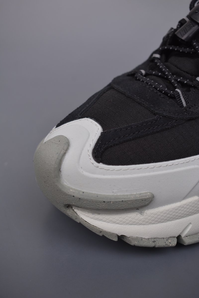 Nike Zoom Vomero Roam 5 view